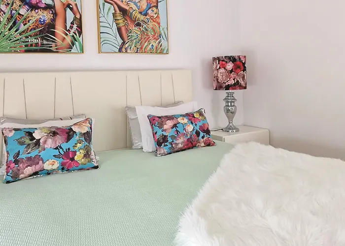 Rickyguesthouse בית הארחה נאזרה