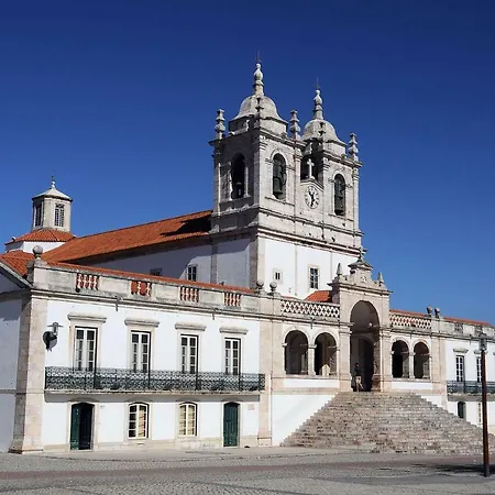 Rickyguesthouse 4* 나자레